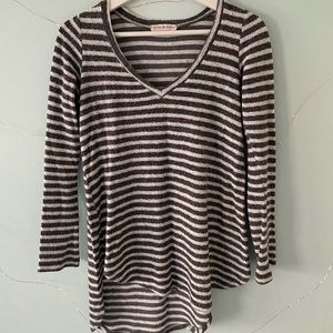 Cozy Soft V-neck Sweater!